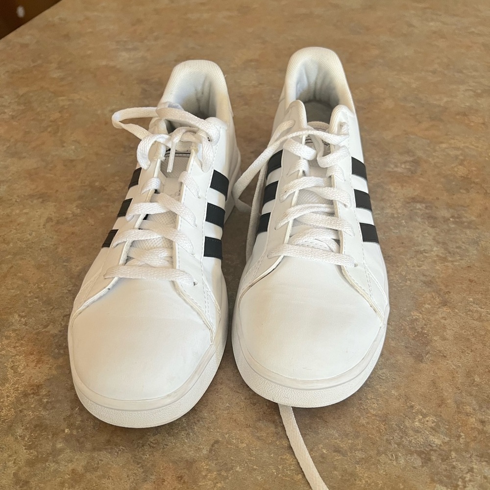 Adidas Sneakers